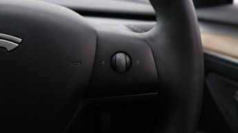 Tesla Model 3 MODEL 3