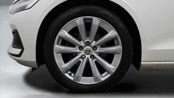 Volvo V60 B3 MOMENTUM