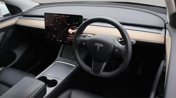 Tesla Model Y BASE