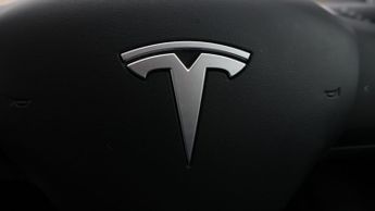 Tesla Model Y BASE