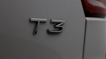 Volvo XC40 T3 R-DESIGN