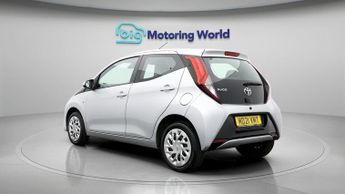 Toyota AYGO VVT-I X-PLAY X-SHIFT TSS