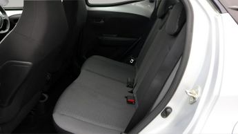 Toyota AYGO VVT-I X-PLAY X-SHIFT TSS