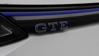 Volkswagen Golf GTE DSG