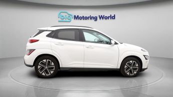 Hyundai KONA PREMIUM