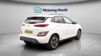 Hyundai KONA PREMIUM