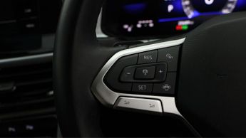 Volkswagen T-Roc LIFE TSI DSG