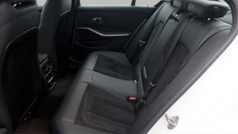 BMW 3 Series 330E M SPORT