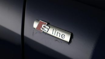 Audi Q4 e-tron S LINE