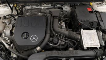 Mercedes-Benz CLA CLA 200 AMG LINE