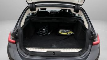 BMW 3 Series 330E SE PRO