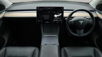 Tesla Model Y LONG RANGE AWD