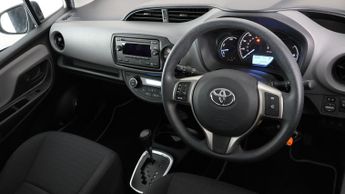 Toyota Yaris VVT-I ACTIVE