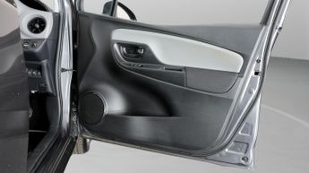 Toyota Yaris VVT-I ACTIVE