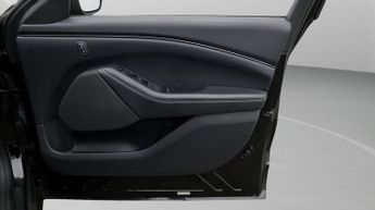 Ford Mustang Mach-E BASE