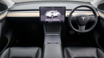 Tesla Model Y LONG RANGE AWD