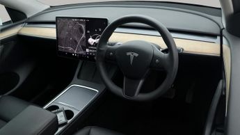 Tesla Model Y LONG RANGE AWD