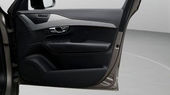 Volvo XC90 RECHARGE T8 R-DESIGN AWD