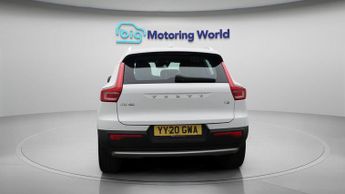 Volvo XC40 T3 MOMENTUM