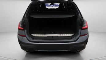 BMW 3 Series 330E M SPORT