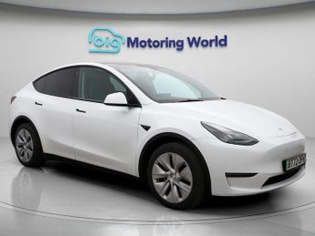 Tesla Model Y LONG RANGE AWD