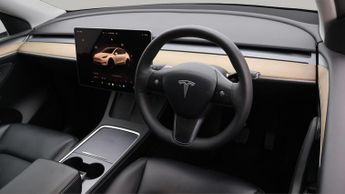 Tesla Model Y LONG RANGE AWD