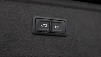 Audi Q5 TFSI E QUATTRO COMPETITION