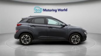 Hyundai KONA PREMIUM