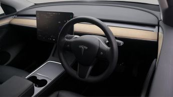 Tesla Model Y LONG RANGE AWD