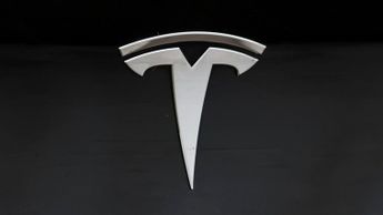 Tesla Model Y BASE