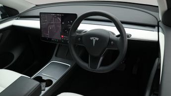 Tesla Model Y BASE