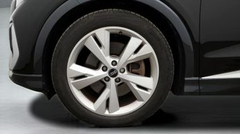 Audi Q4 e-tron S LINE