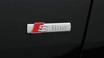 Audi Q4 e-tron S LINE