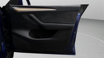 Tesla Model Y LONG RANGE AWD