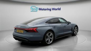 Audi e-tron GT QUATTRO BASE