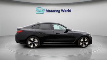 BMW i4 EDRIVE40 SPORT