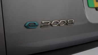 Peugeot E-2008 GT