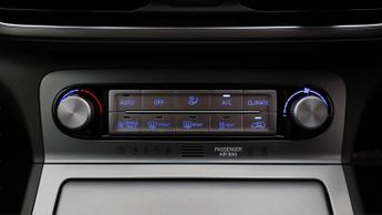 Hyundai KONA PREMIUM