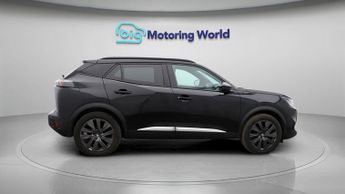 Peugeot E-2008 GT PREMIUM