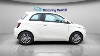 Fiat 500e ACTION