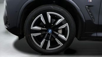 BMW iX3 M SPORT