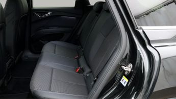 Audi Q4 e-tron S LINE