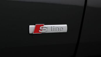 Audi Q4 e-tron S LINE