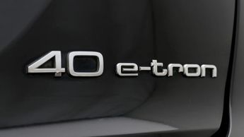 Audi Q4 e-tron S LINE