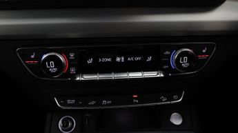 Audi Q5 TFSI E S LINE QUATTRO