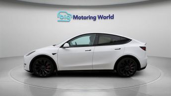 Tesla Model Y PERFORMANCE AWD