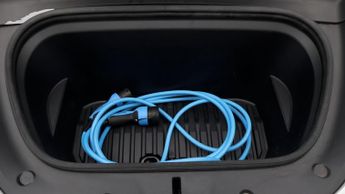 Tesla Model Y PERFORMANCE AWD