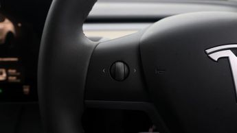 Tesla Model Y PERFORMANCE AWD