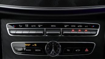 Mercedes-Benz E Class E 220 D AMG LINE PREMIUM