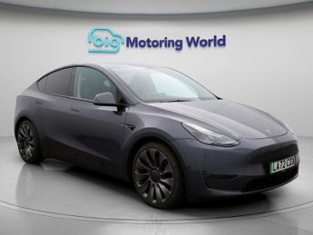 Tesla Model Y PERFORMANCE AWD